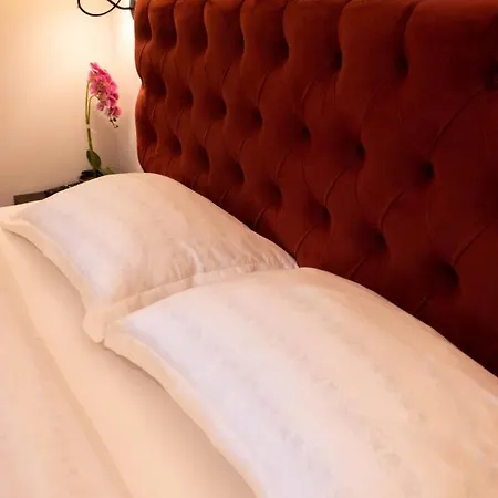 Venis 4* Tirana