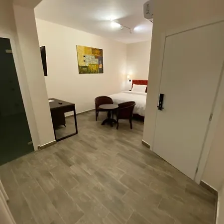 Otel Venis Tiran
