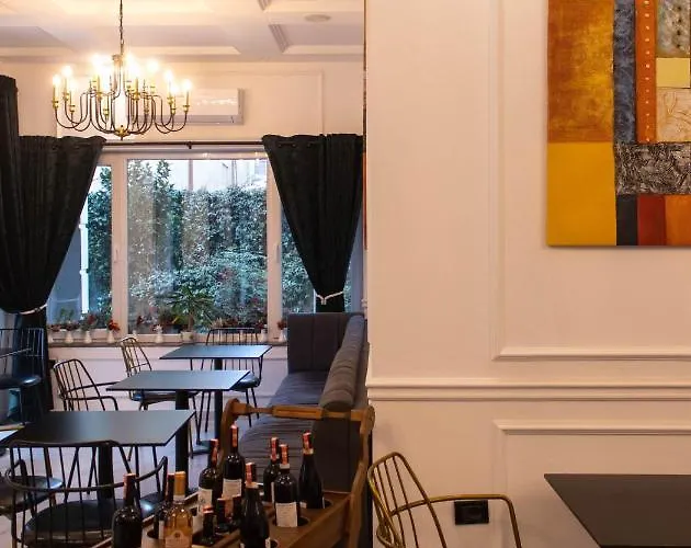 Venis 4* Τίρανα