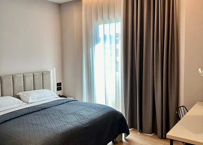 Venis Hotel 4*