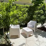 Venis فندق تيرانا