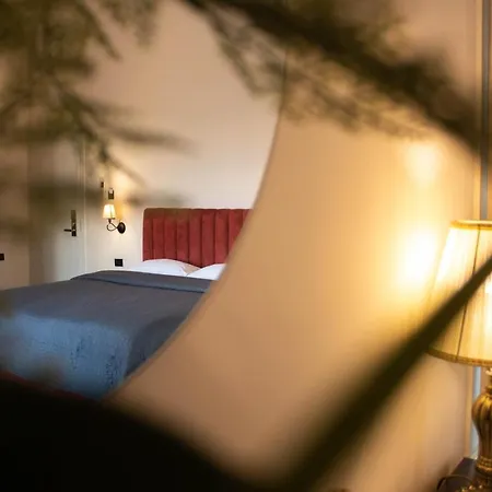 Venis Hotel 4*