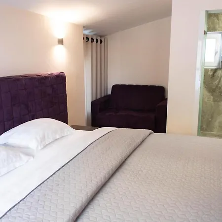 Venis Hotel