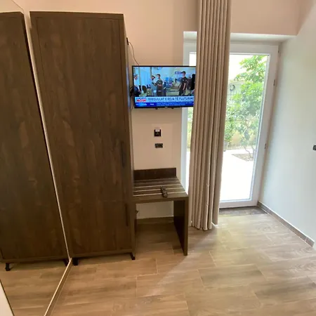 Venis 4* Tirana