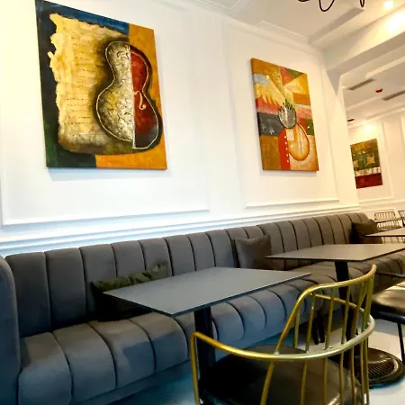 Hotel Venis