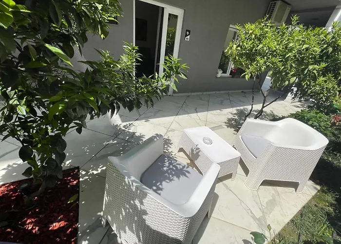 Venis מלון טיראנה