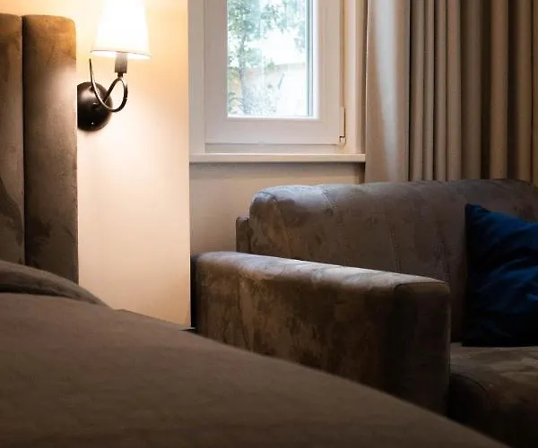 Venis 4* טיראנה