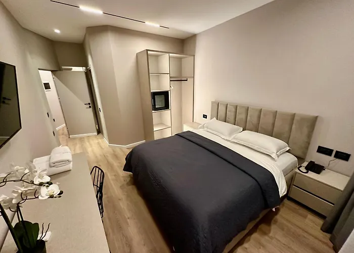 Venis מלון טיראנה